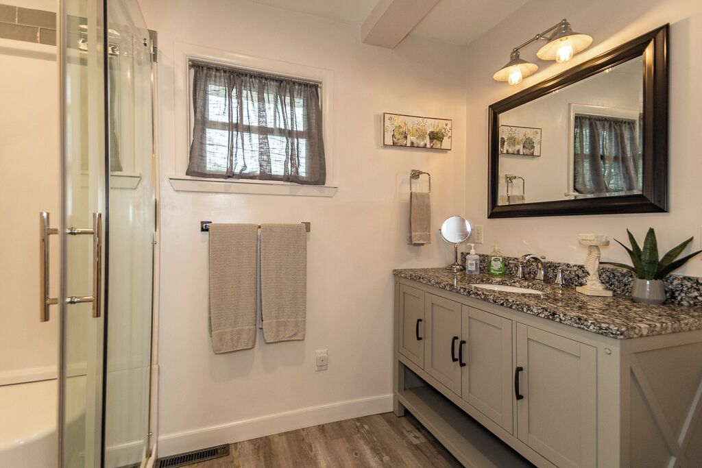 Lakehurst Bungalow - Photo 14