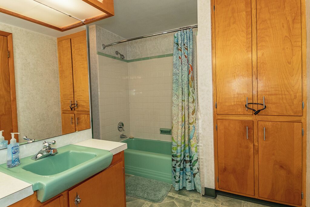 Lakehurst Bungalow - Photo 16